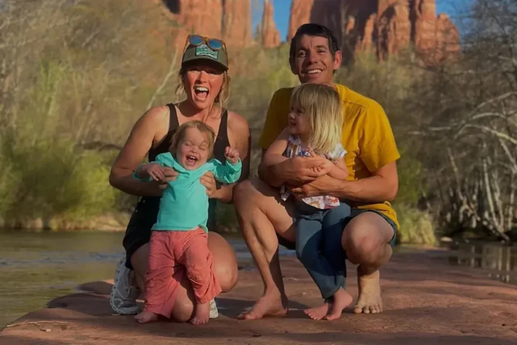 艾力克斯・霍諾德Կ�婆、子女合�? class=